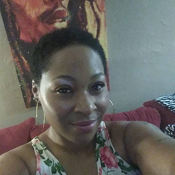 Meet your Posher, Netta - Picture 1 of 1